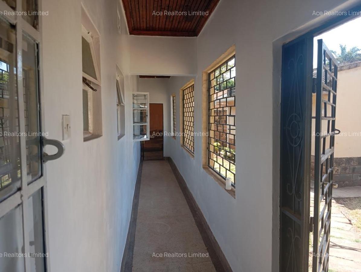5 Bed House with En Suite at Mountain View Estate Nairoibi - 8