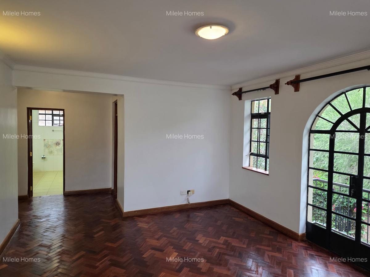 5 Bed Townhouse with En Suite in Kitisuru - 19
