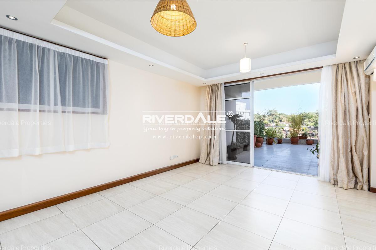 2 Bed Apartment with En Suite in Spring Valley - 1