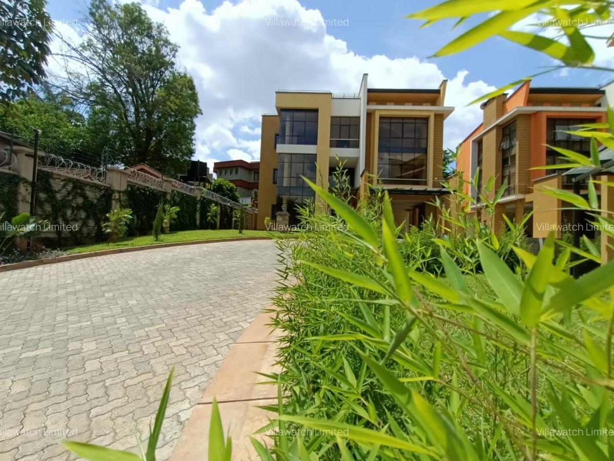 5 Bed Townhouse with En Suite at Lavington Mall - 4