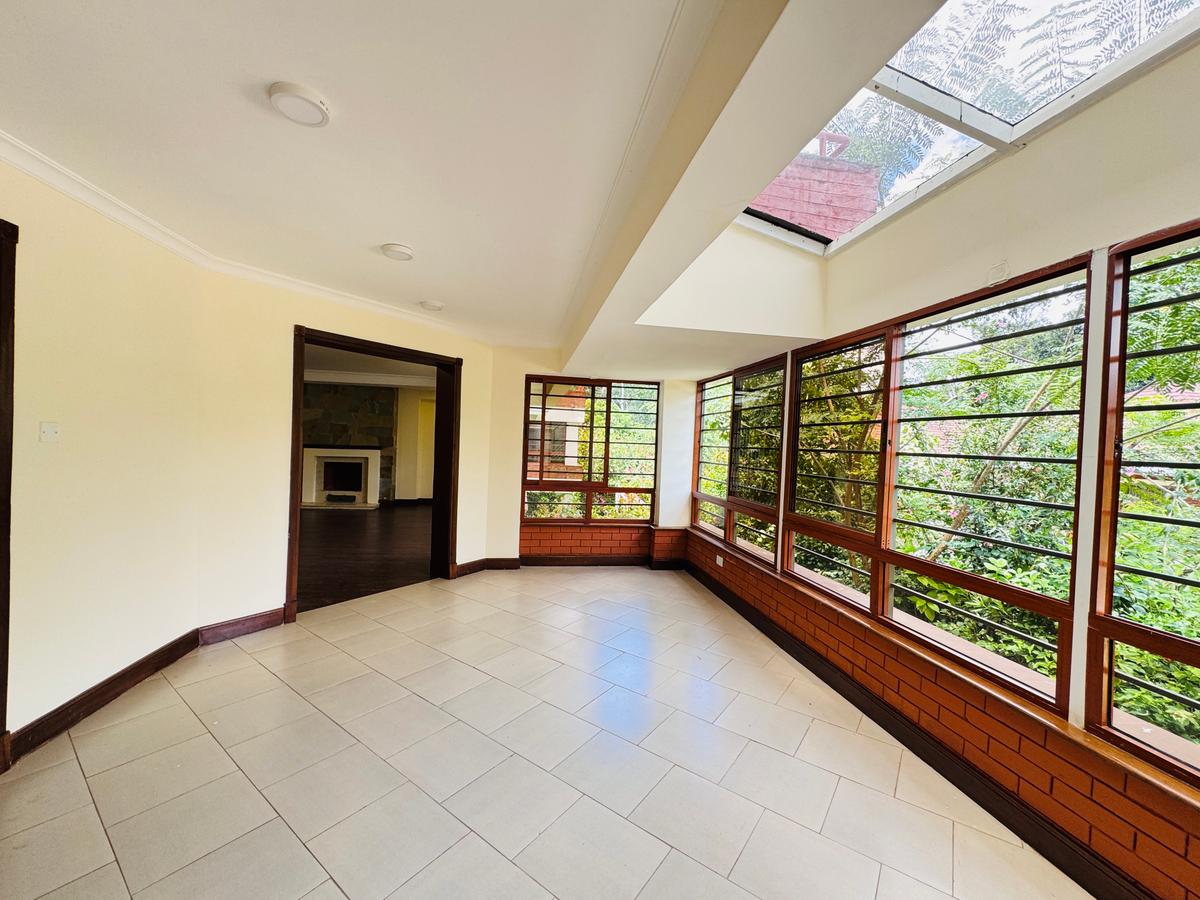 5 Bed Townhouse with Swimming Pool at Spring Valley - 8