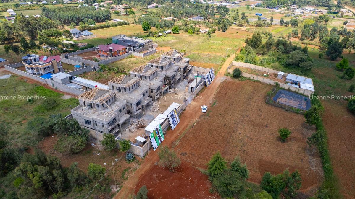 5 Bed Townhouse with En Suite in Kamangu - 4