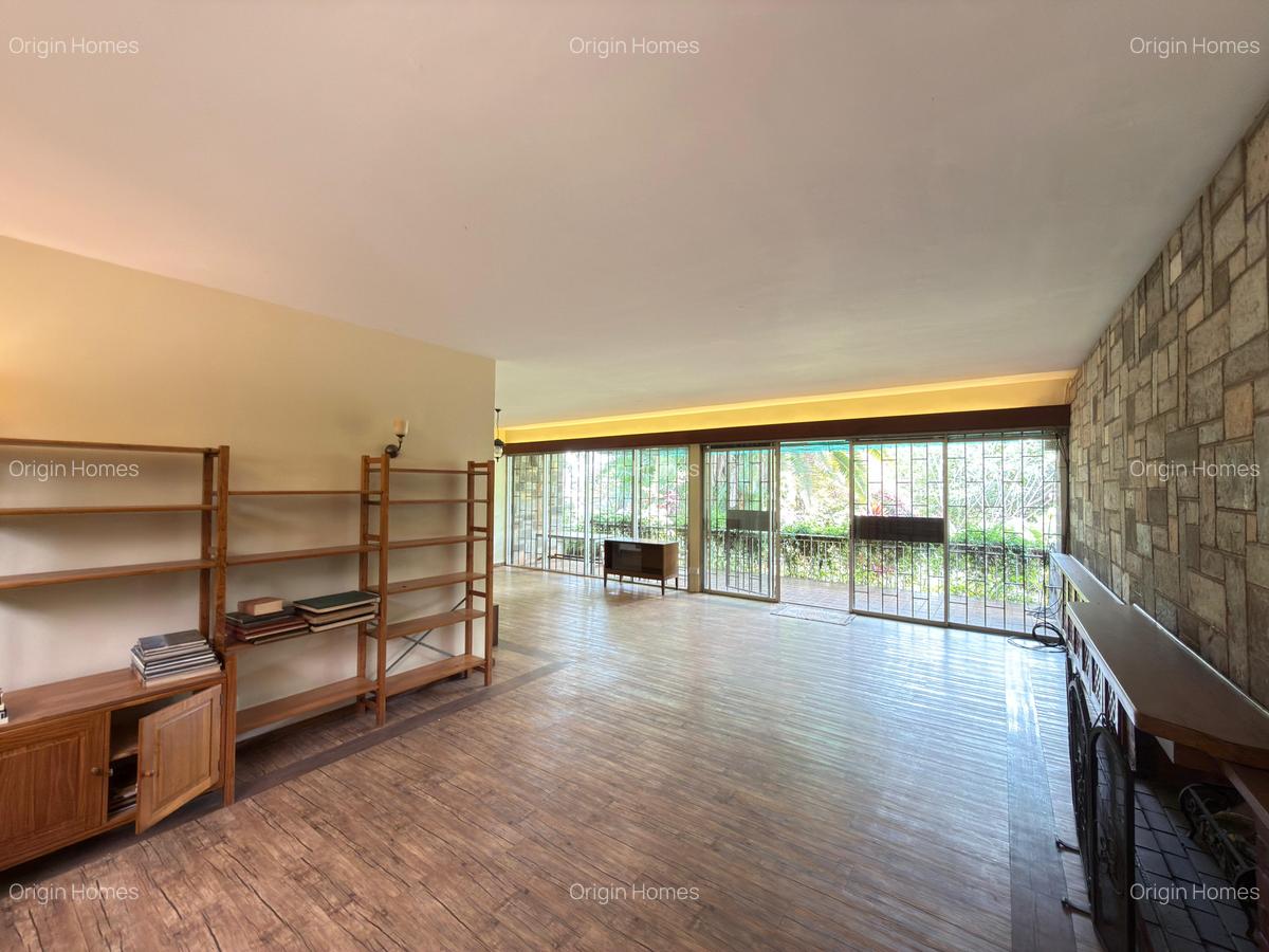 4 Bed House with En Suite at Lavington - 7