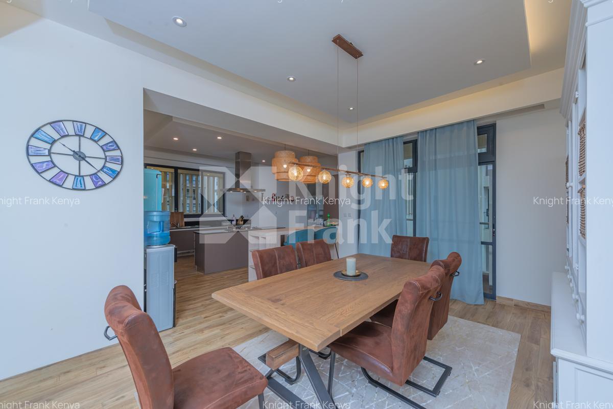 4 Bed Apartment with En Suite at Riverside Gardens - 5