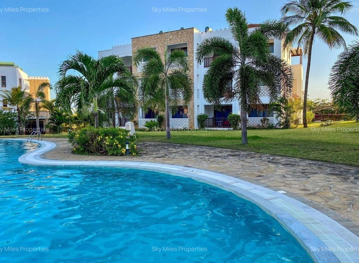 Serviced 3 Bed Apartment with En Suite at Sultan Palace - 5