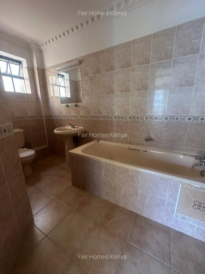 5 Bed Townhouse with En Suite at Convent Drive - 16