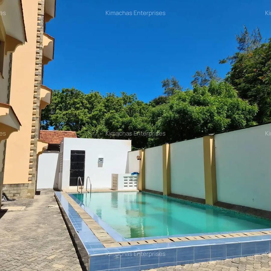 3 Bed Apartment with En Suite at Moyne Drive Nyali - 2