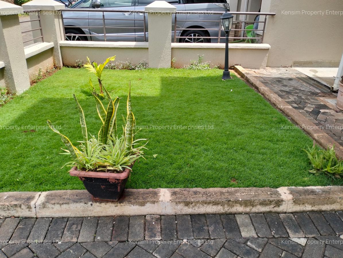 5 Bed Townhouse with En Suite in Lavington - 19