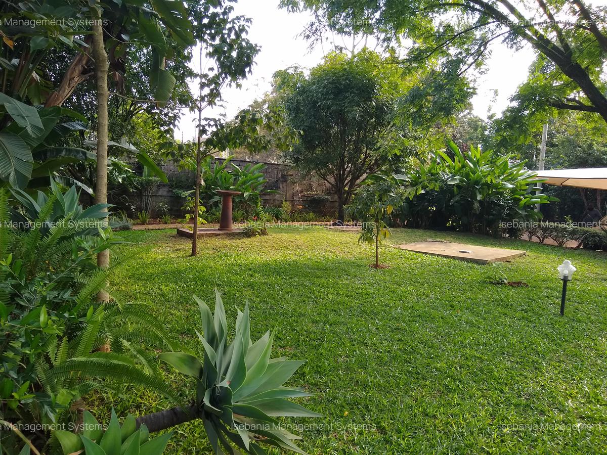 4 Bed House with En Suite at - 3