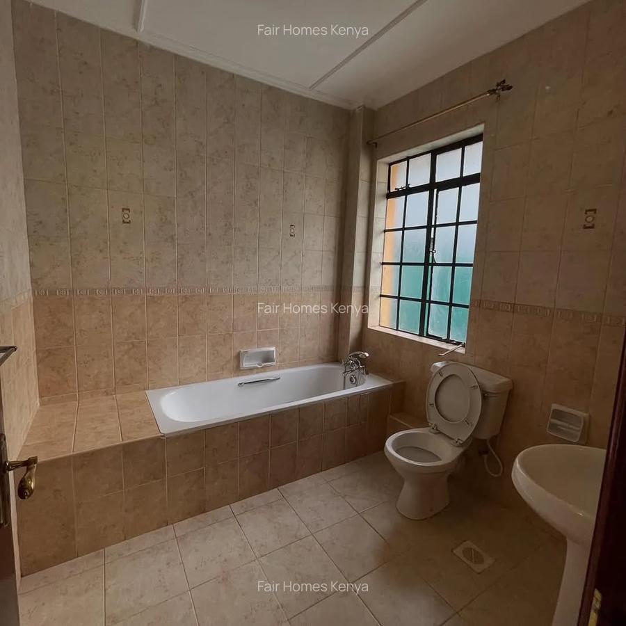 5 Bed Townhouse with En Suite at Lavington Green - 19