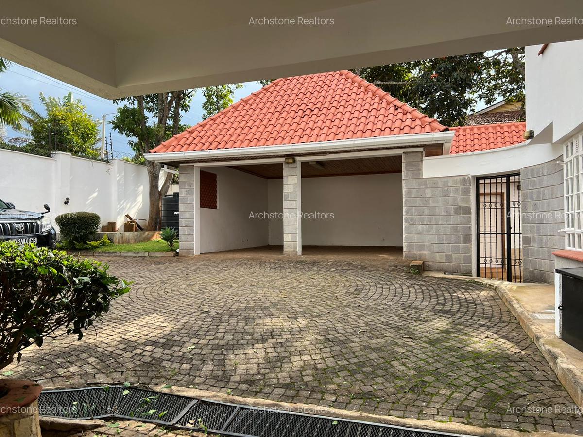 6 Bed House with En Suite in Runda - 15