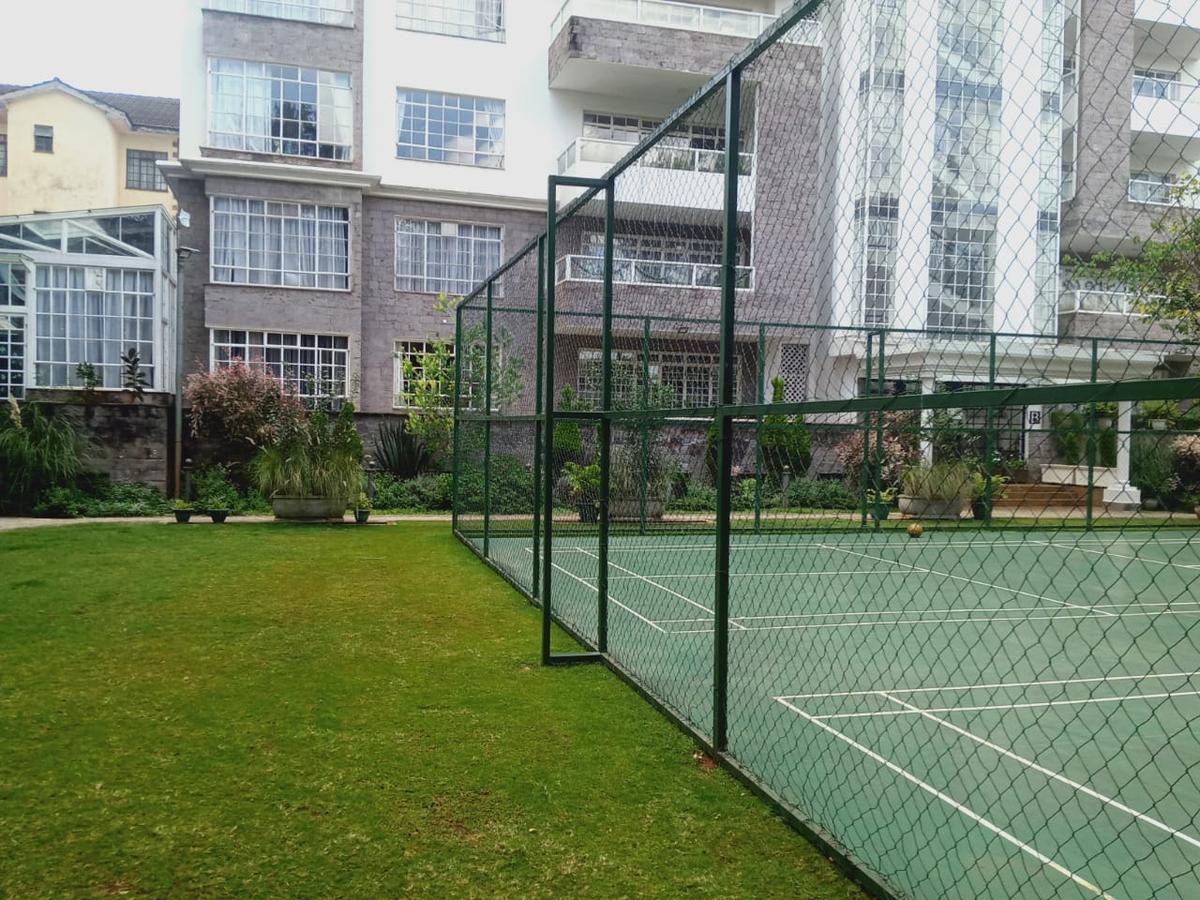 3 Bed Apartment with En Suite in Lavington - 8