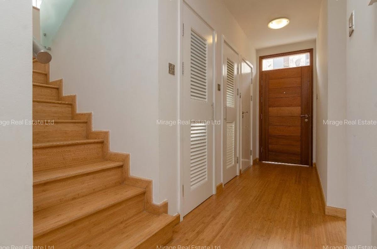 4 Bed Villa with Swimming Pool in Garden Estate - 15