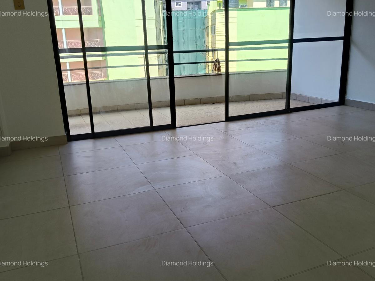 3 Bed Apartment with En Suite in Brookside - 5