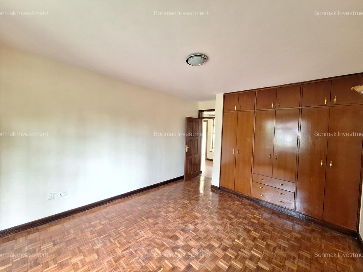 4 Bed Townhouse with En Suite at Lavington Estate - 10