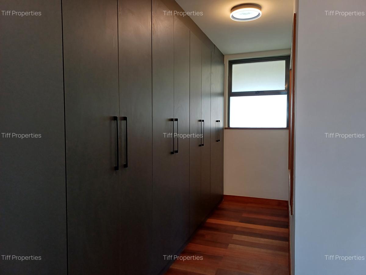 4 Bed Apartment with En Suite in Rosslyn - 11