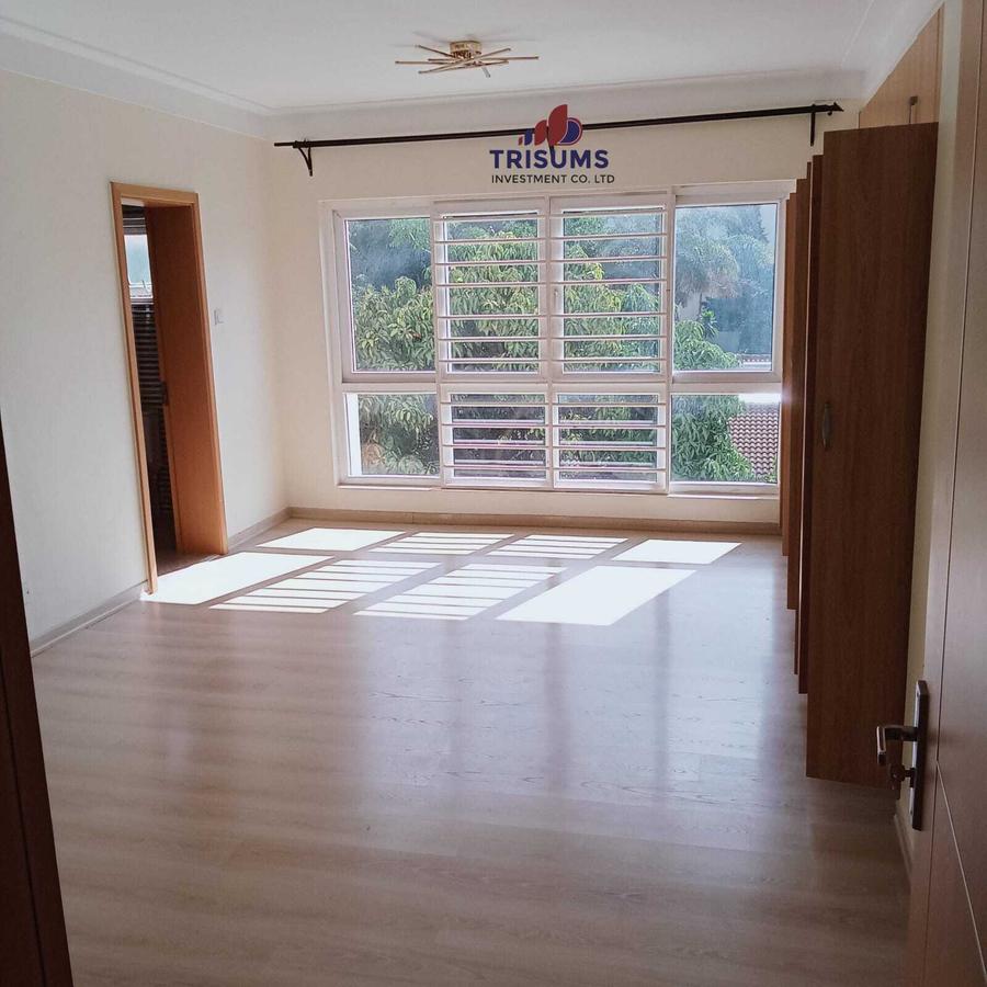 3 Bed Apartment with En Suite at Westland - 10