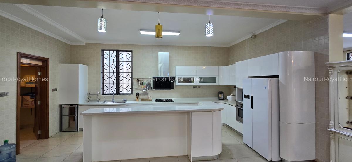 5 Bed House with En Suite at Whispers Avenue - 8