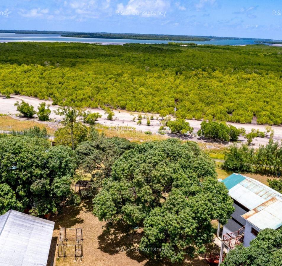 5 Bed House with En Suite in Watamu - 2