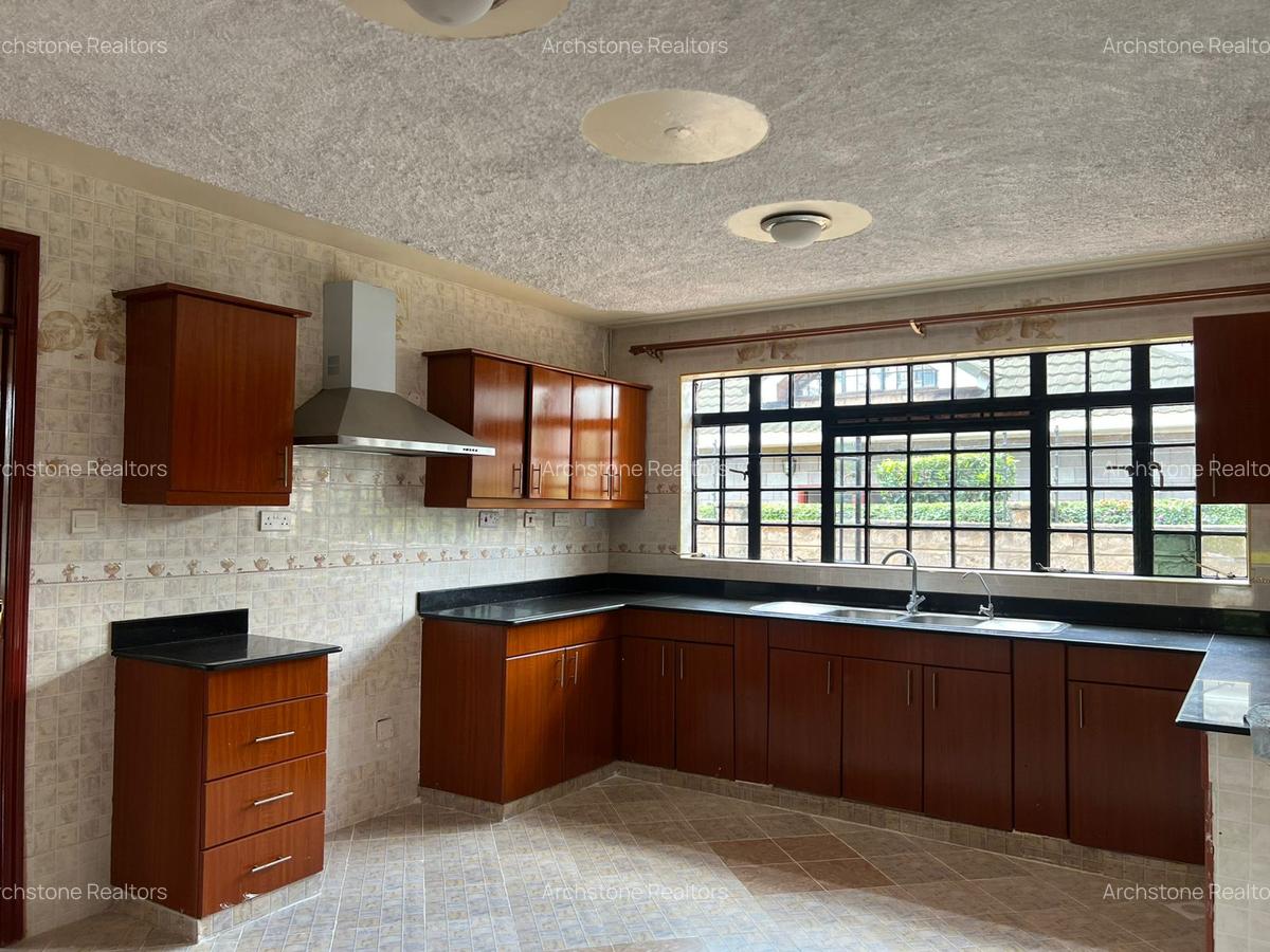 5 Bed House with En Suite in Runda - 6