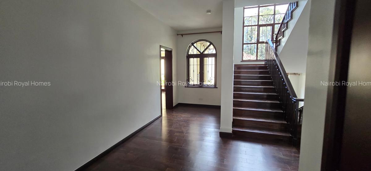 5 Bed House with En Suite at Lavington Green - 20