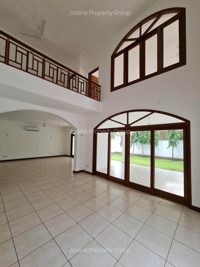 4 Bed Villa with En Suite in Nyali Area - 14