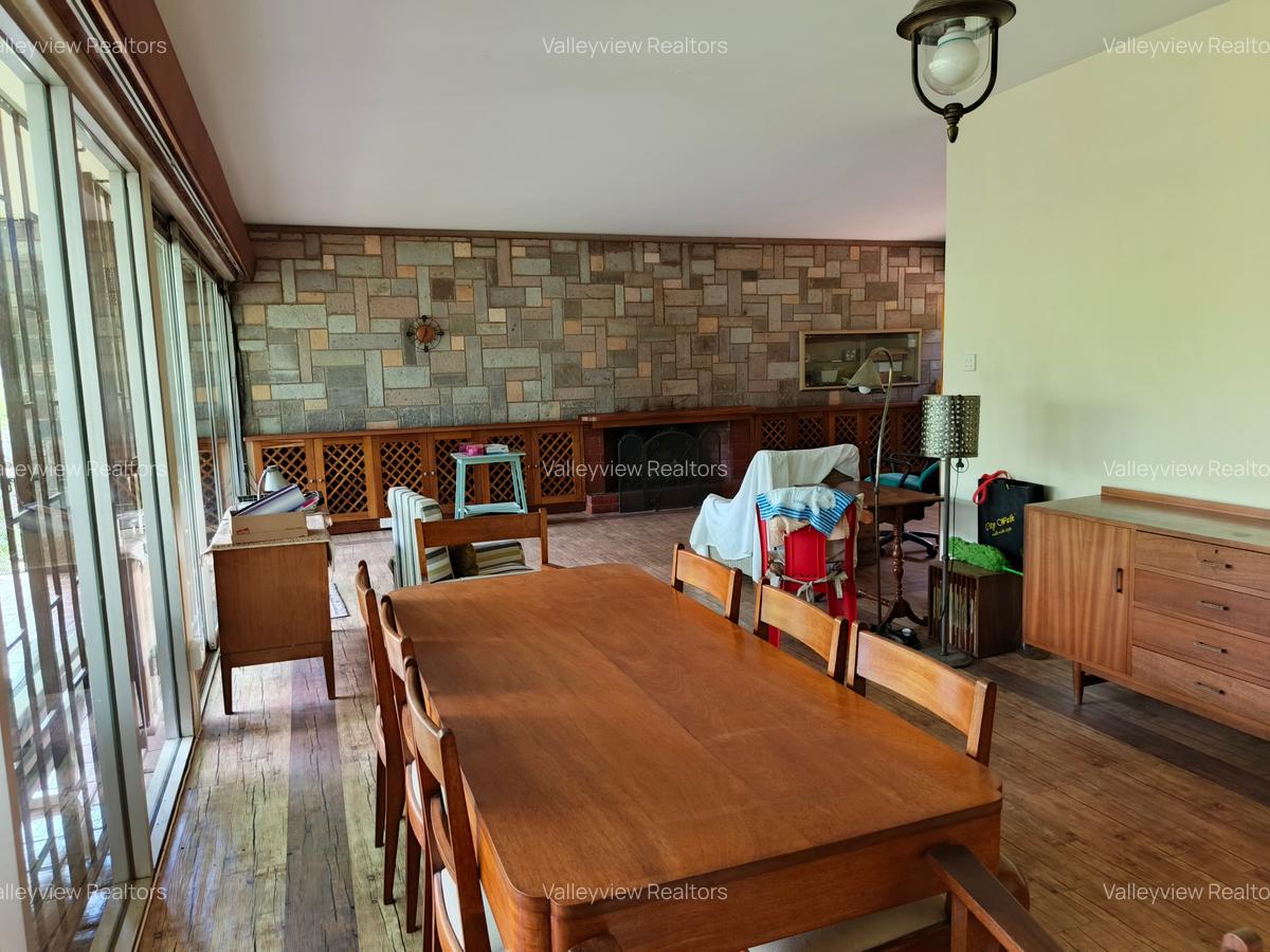 3 Bed Townhouse with En Suite at Lavington - 7