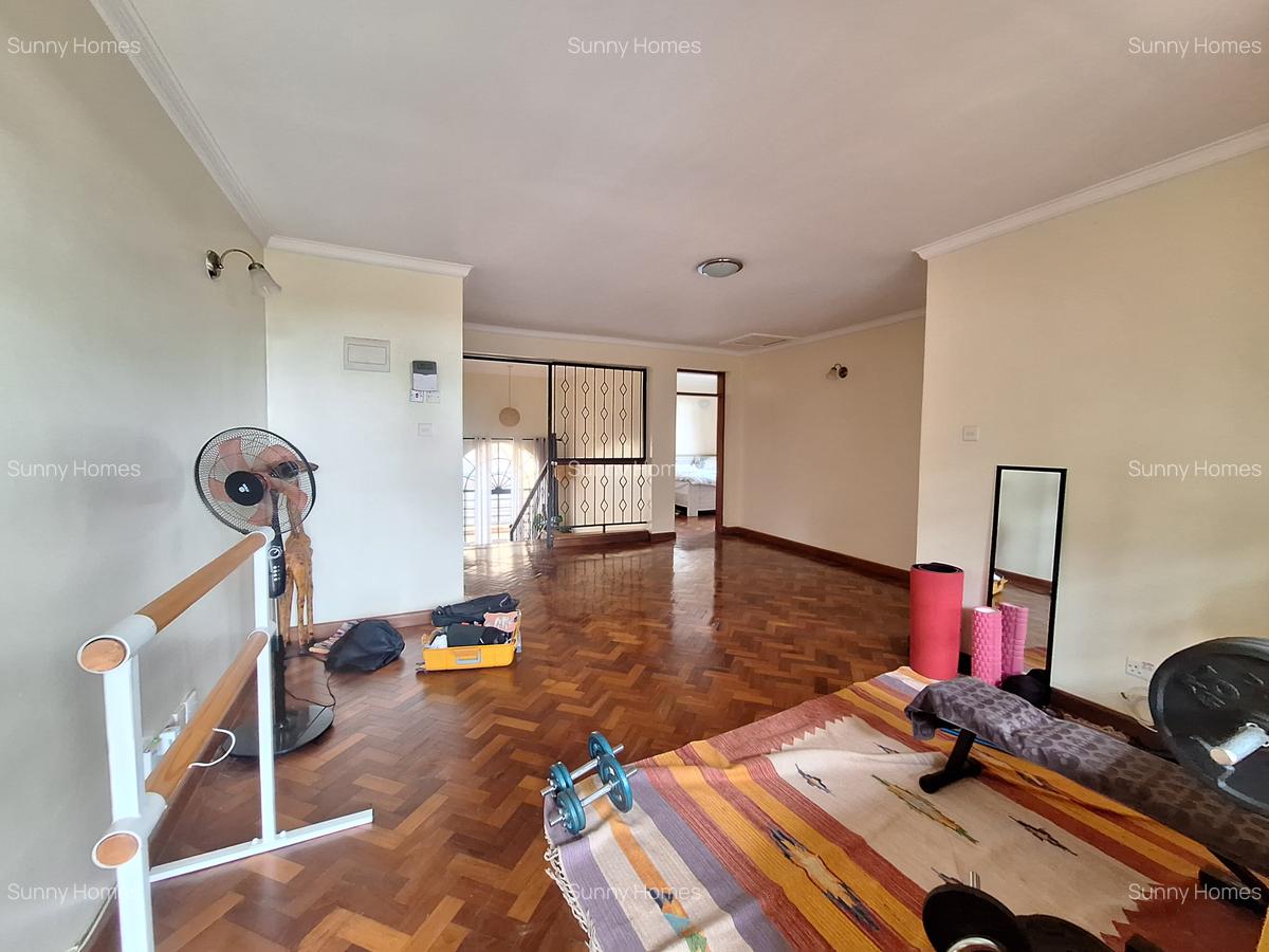 5 Bed Townhouse with En Suite at Kirawa Road - 13