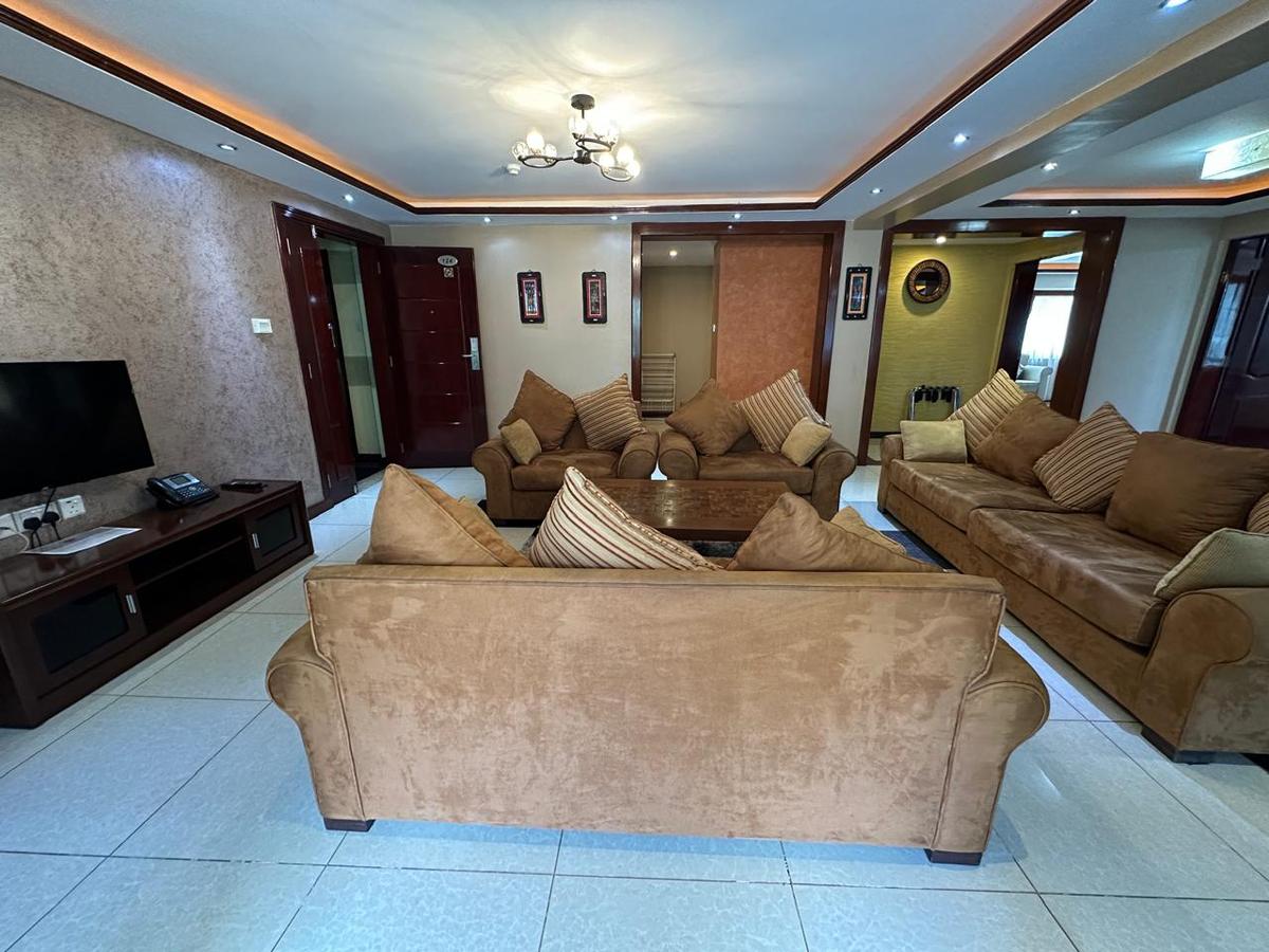 Serviced 1 Bed Apartment with En Suite at Westlands - 3