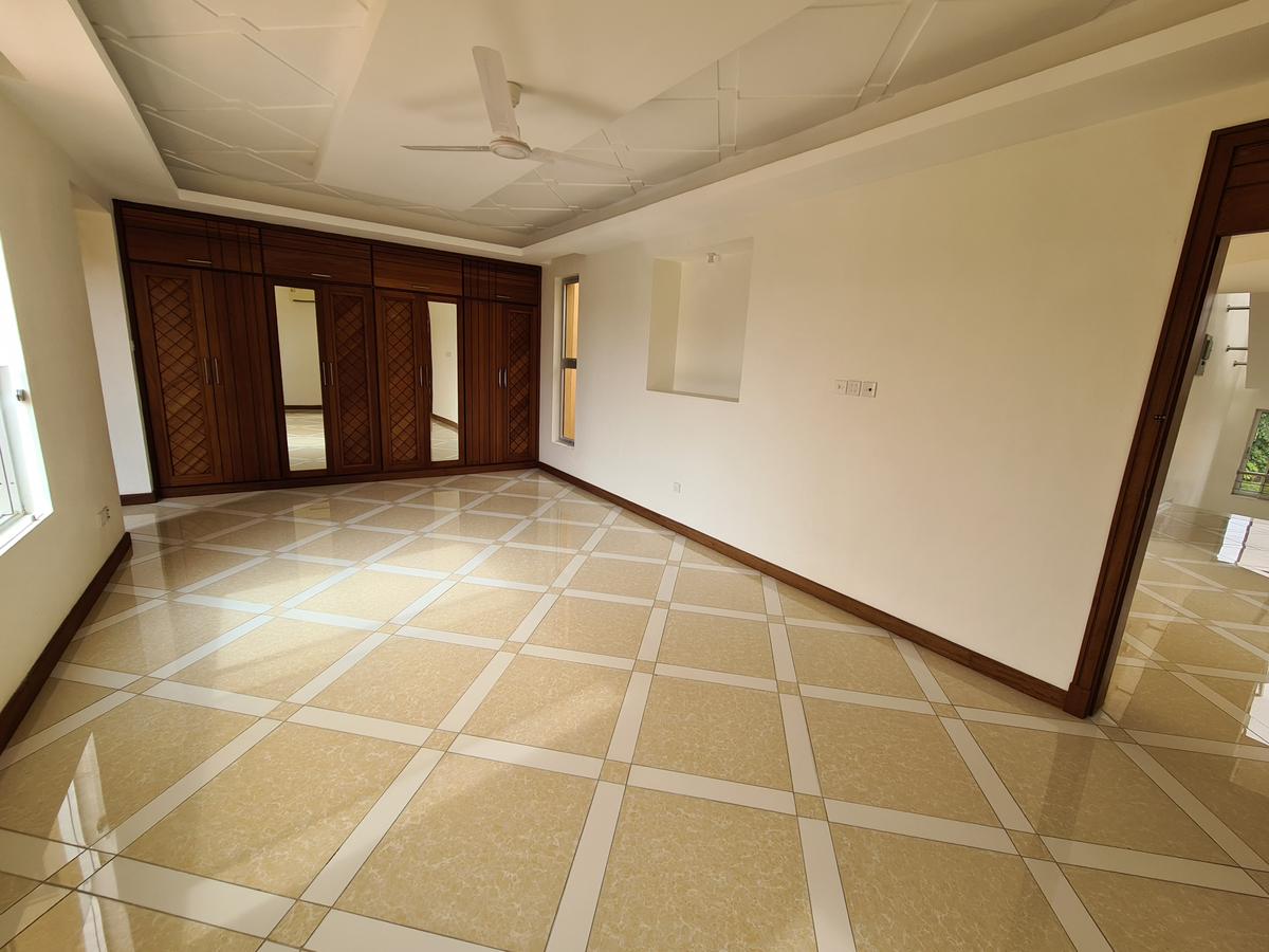 4 Bed Apartment with En Suite in Nyali Area - 11