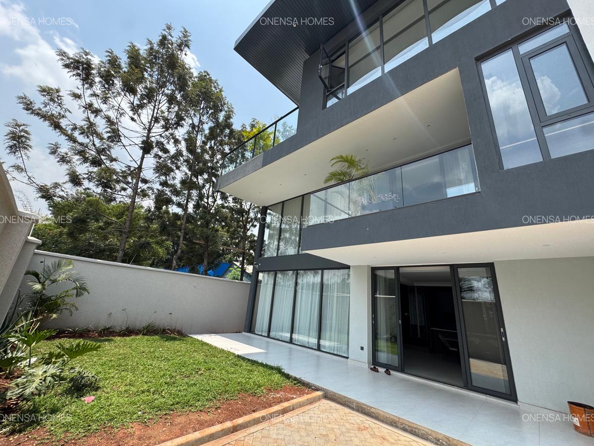 5 Bed Villa with En Suite in Lavington - 20