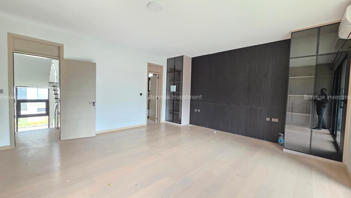 4 Bed Townhouse with En Suite at Lavington Green - 16