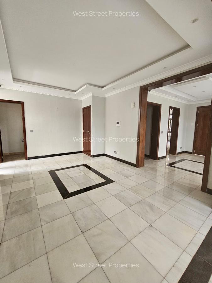 6 Bed Townhouse with En Suite at Lavington - 14