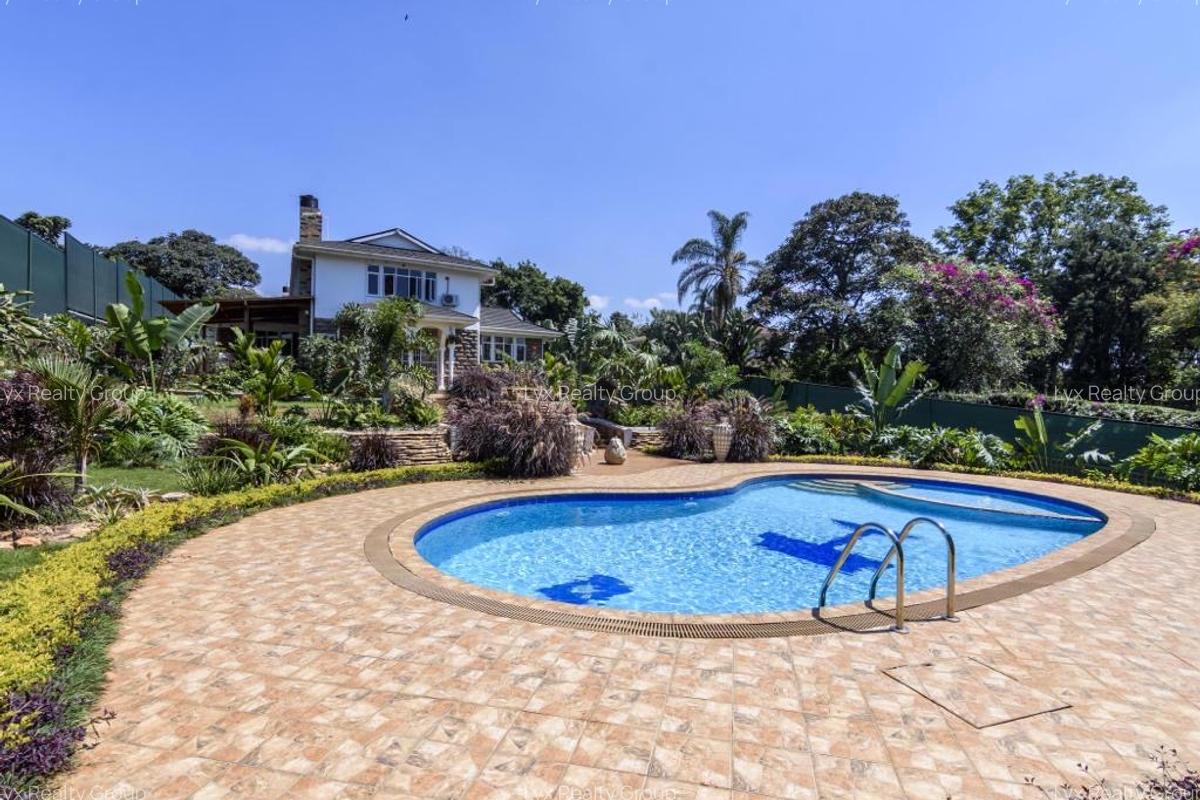 5 Bed Villa with En Suite in Runda - 12