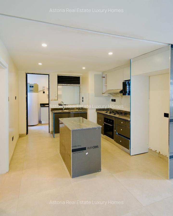 4 Bed Apartment with En Suite at 2026-430 - 1