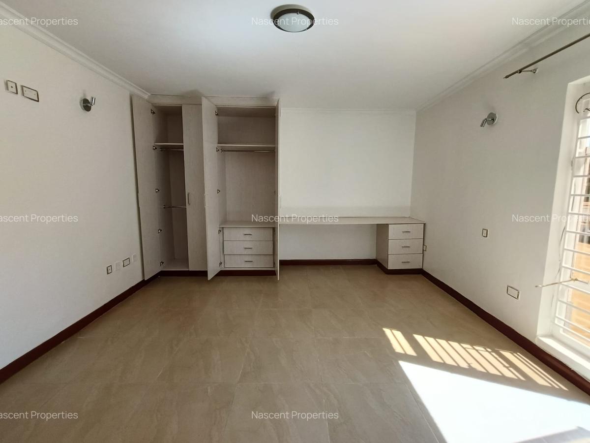 4 Bed House with En Suite in Runda - 7