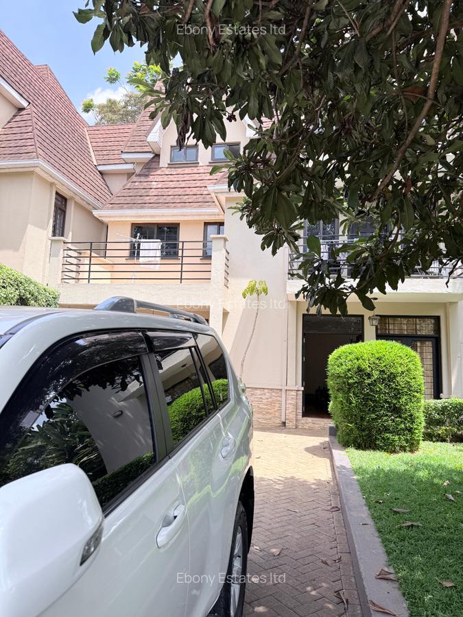 6 Bed Townhouse with En Suite in Lavington - 3
