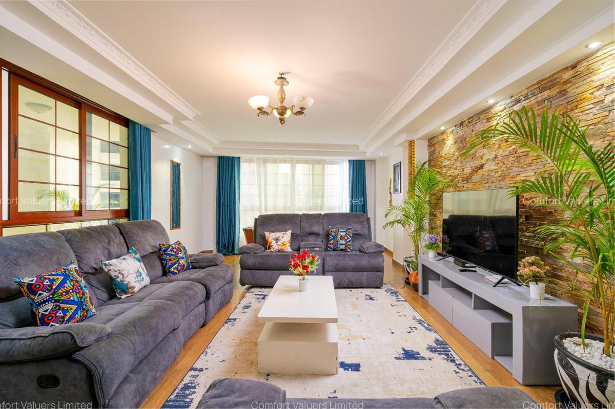 Serviced 4 Bed Apartment with En Suite at Hurlingham - 12