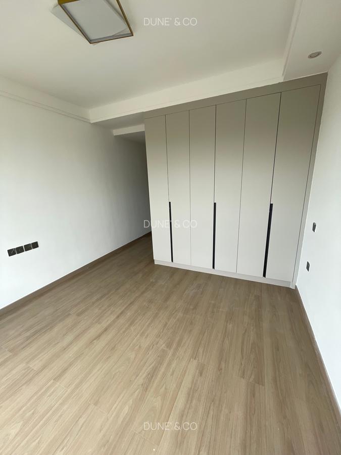 2 Bed Apartment with En Suite in Riverside - 13