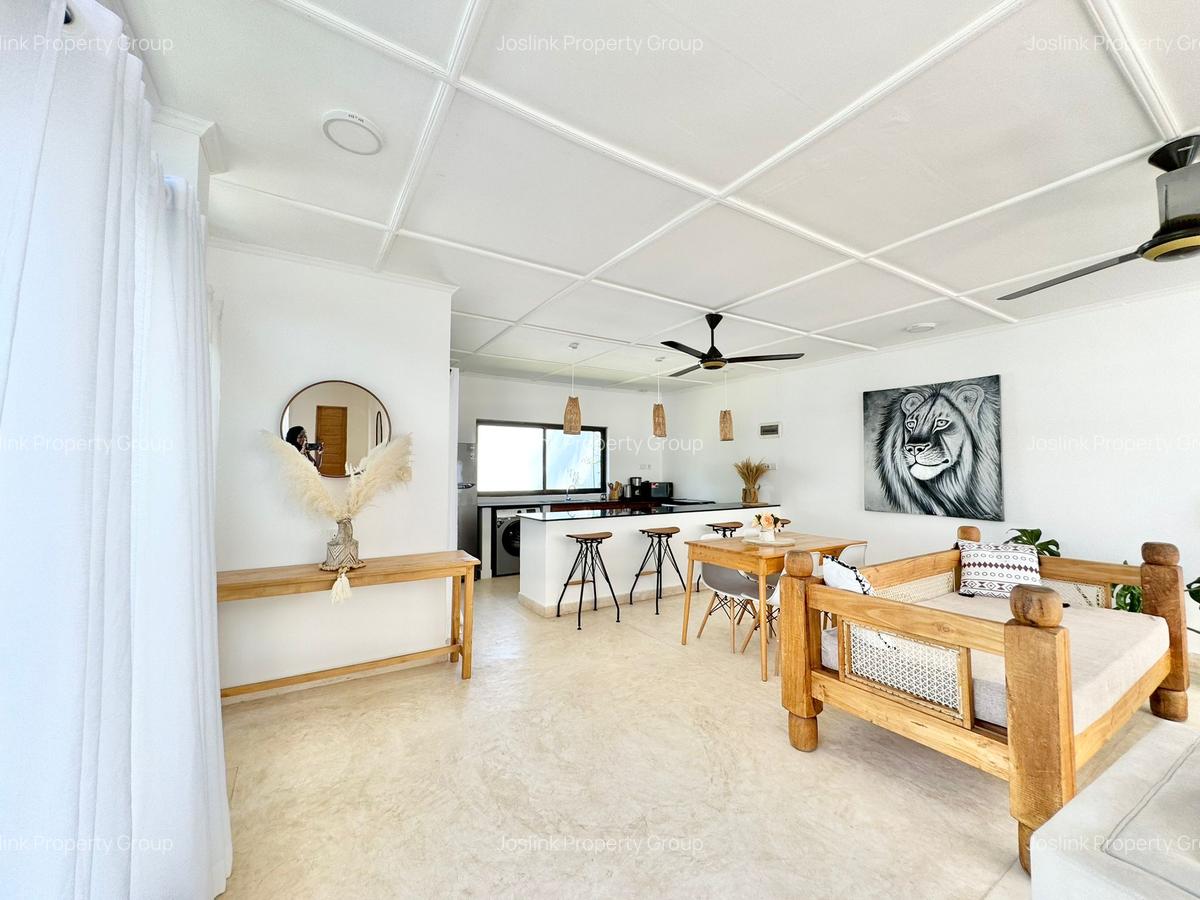 4 Bed Apartment with En Suite at Greenwood Drive - 16