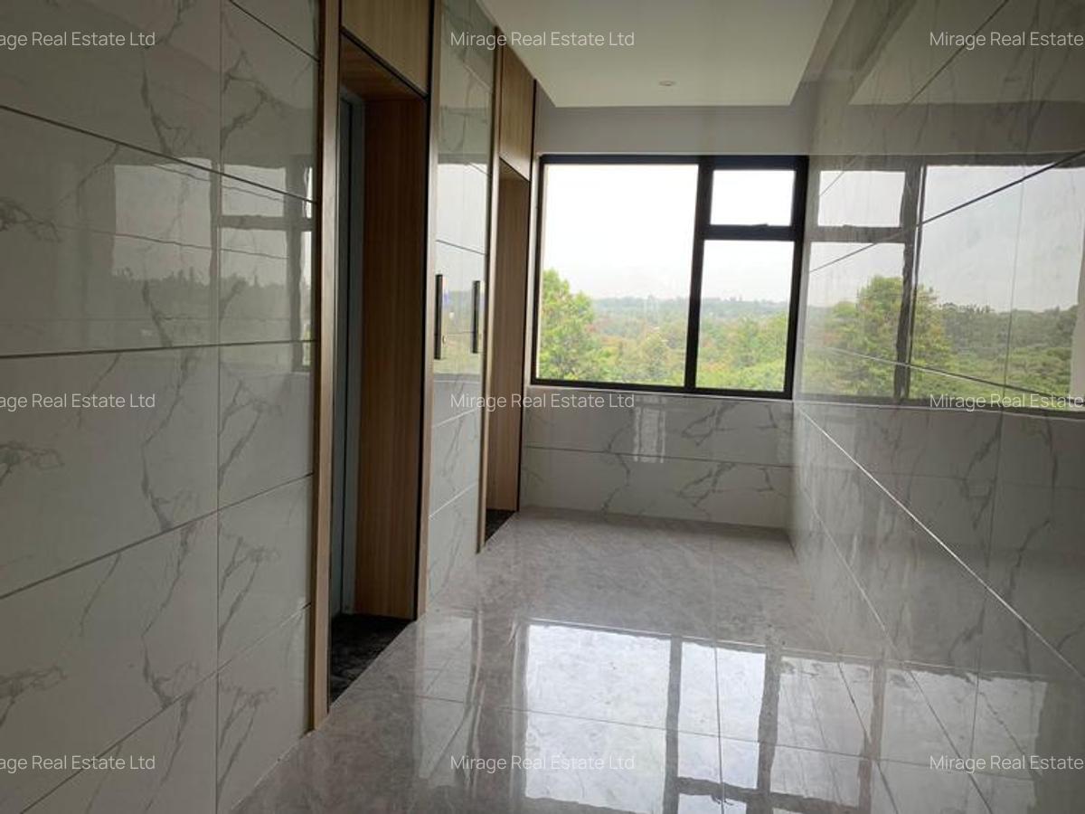 3 Bed Apartment with En Suite in Riverside - 8