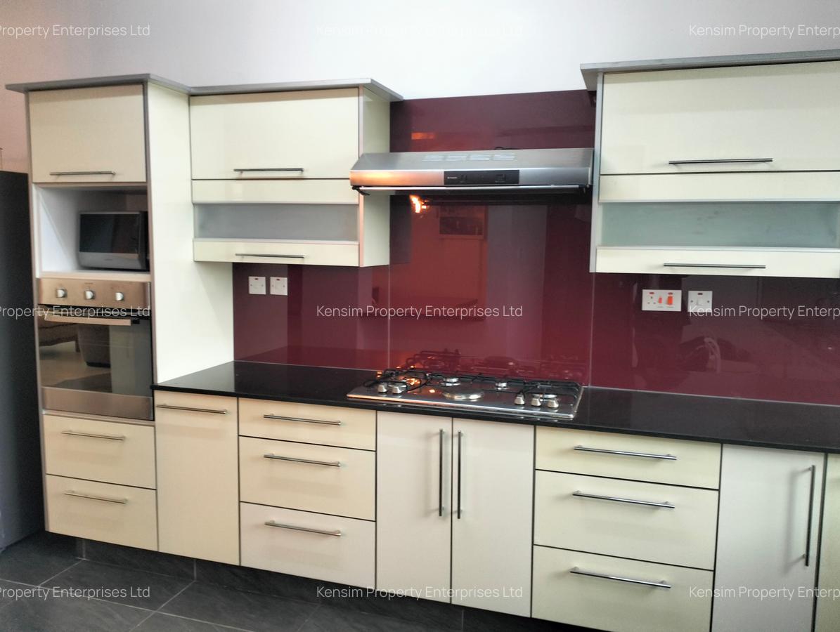 3 Bed Apartment with En Suite in Westlands Area - 16