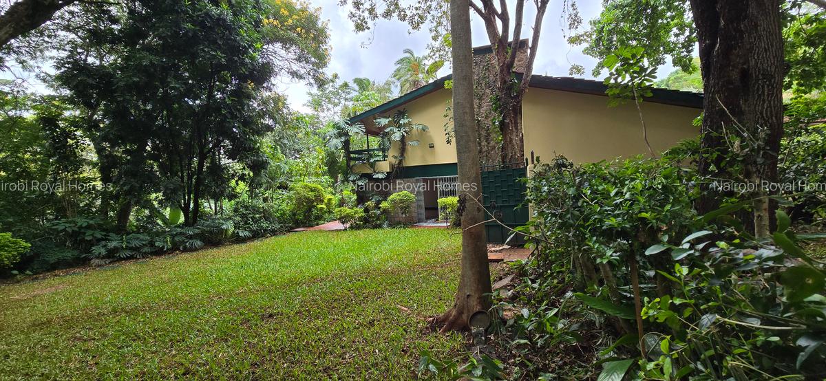 4 Bed House with En Suite at Lavington Green - 5
