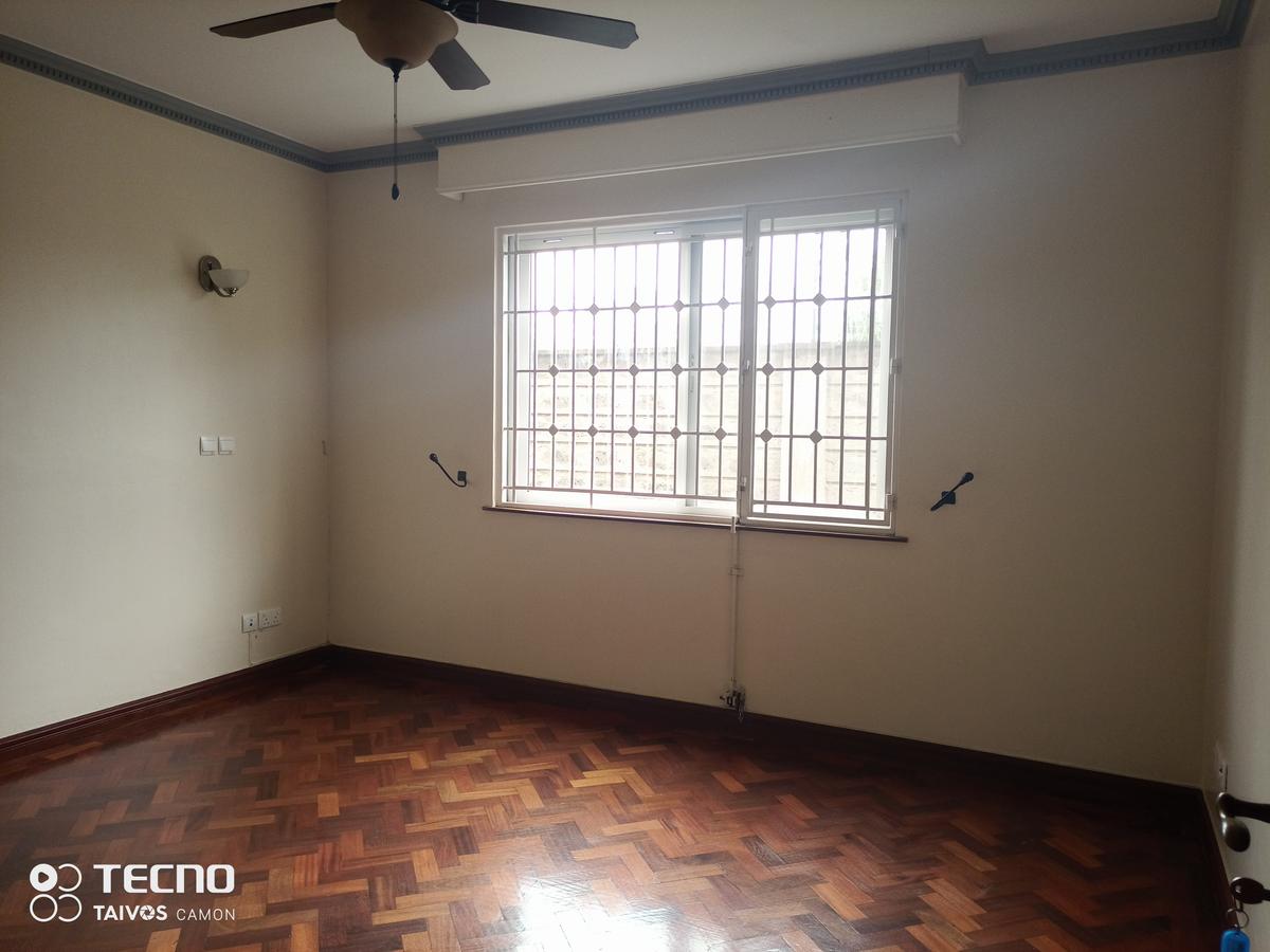 2 Bed Apartment with En Suite at Off Glory Road - 11