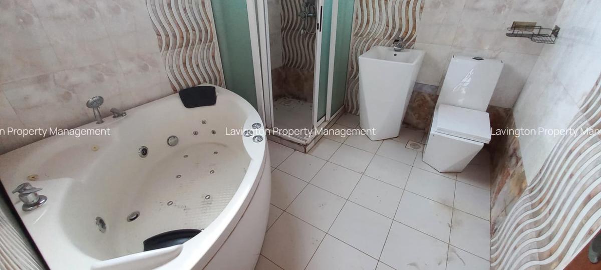 5 Bed Townhouse with En Suite at Lavington Green - 11