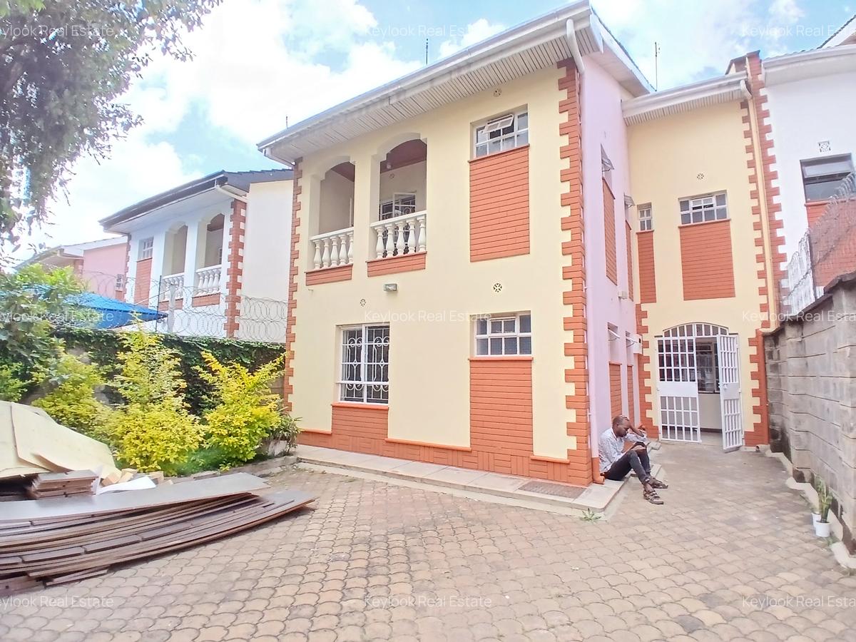 4 Bed Townhouse with En Suite at Lavington - 2