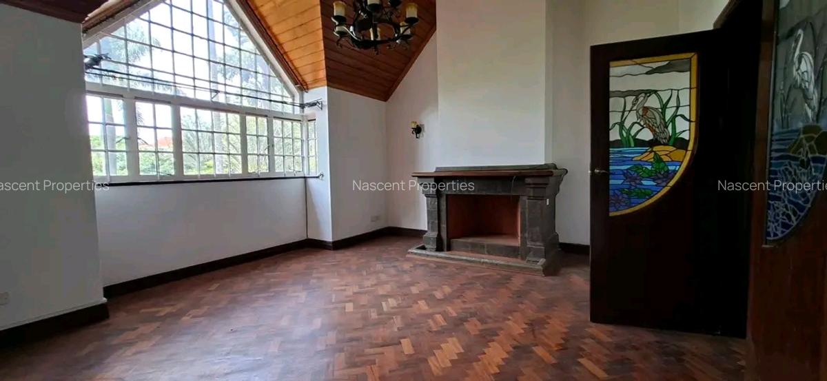 5 Bed House with En Suite in Runda - 9