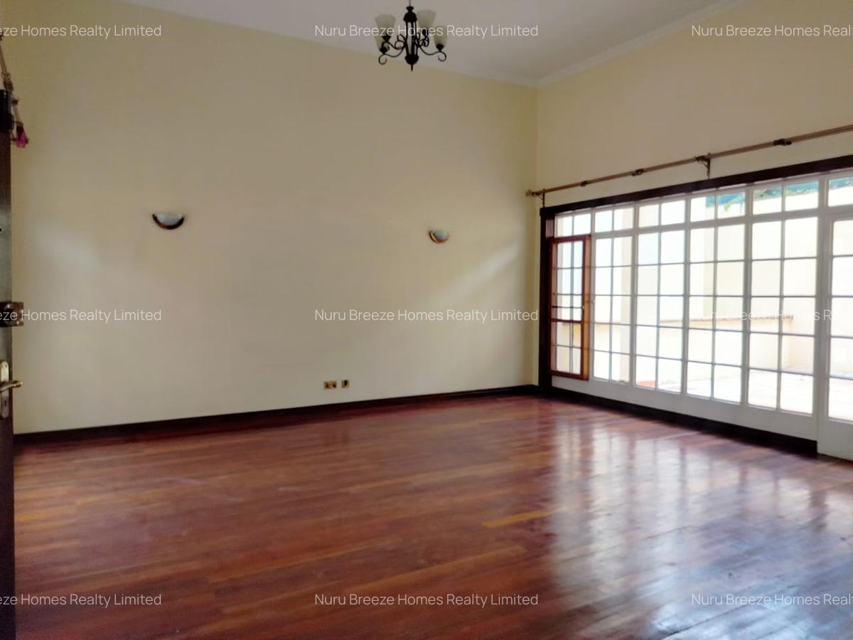 4 Bed Townhouse with En Suite in Kyuna - 10