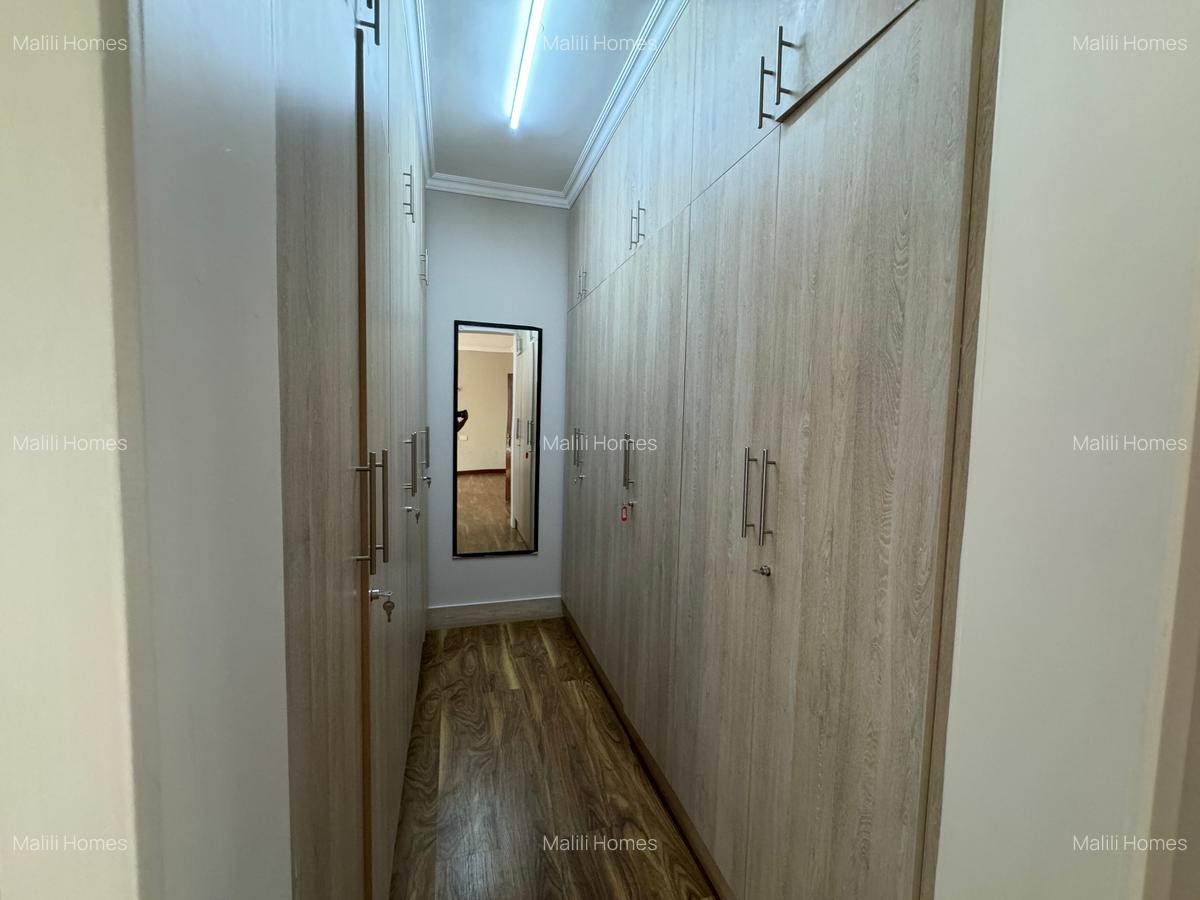 3 Bed Apartment in Riverside - 10