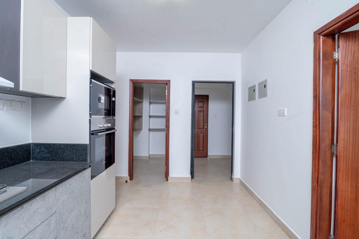 4 Bed Apartment with En Suite in Westlands Area - 2